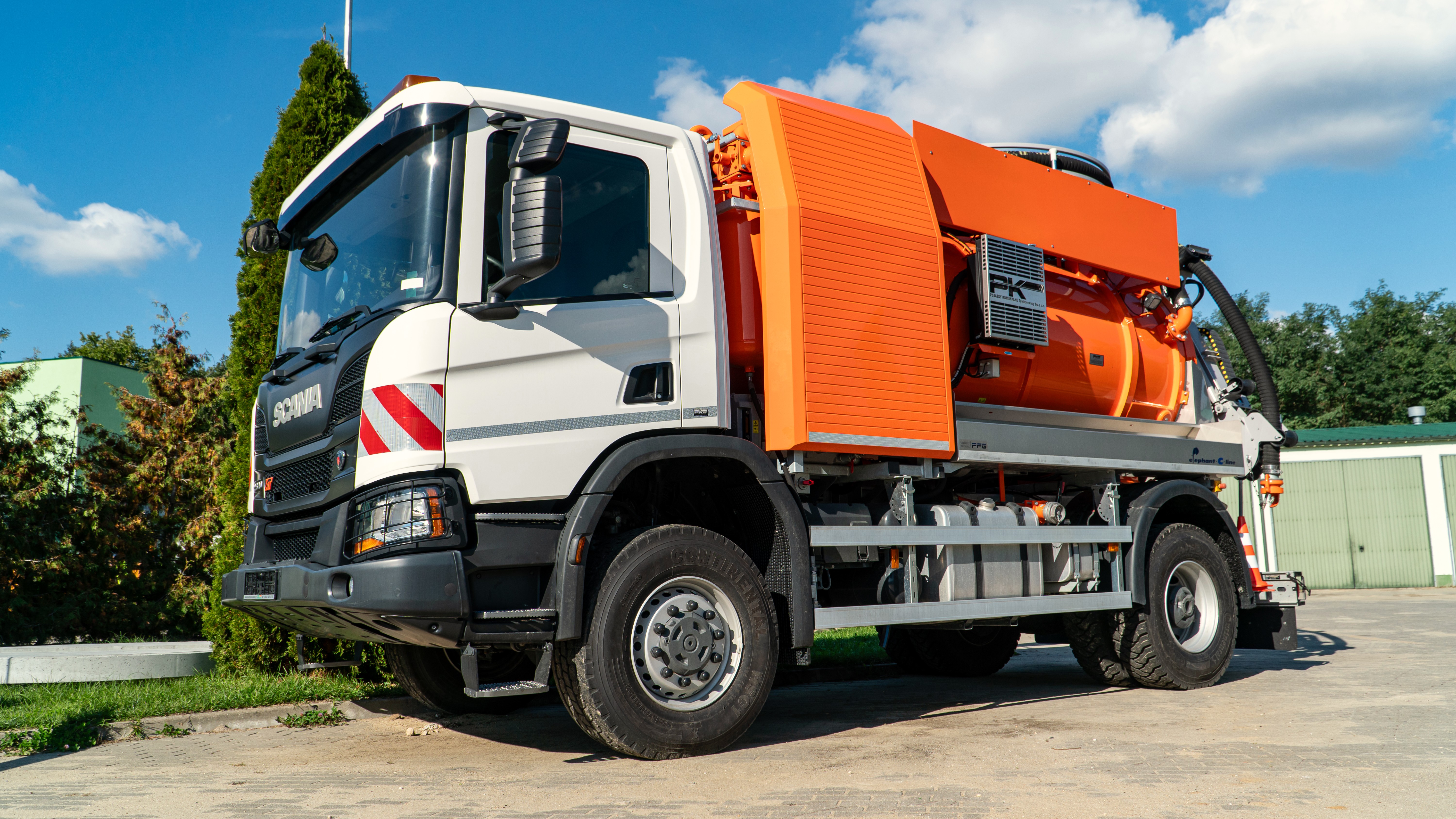 samochód ssąco-płuczący